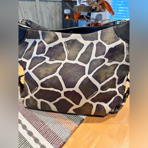 XXL Authentic Dooney & Bourke Shoulder Bag - SOLD - Picture 10 of 14